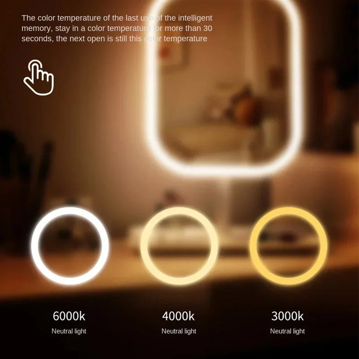 Detailopname van de LED make-up spiegel met verlichte rand en touchknoppen. Duidelijke lichtkleuren zichtbaar.