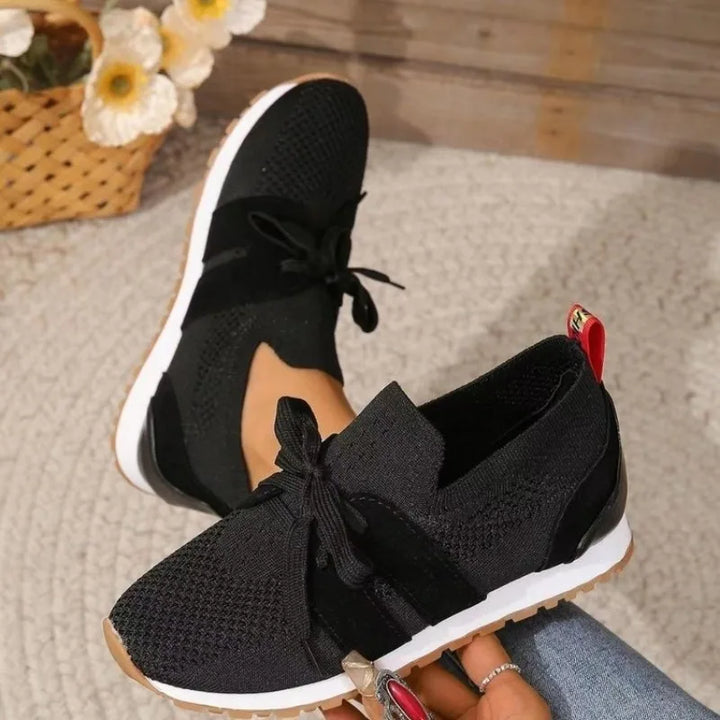 Dames wandelschoenen met stevige antislip zool, bieden comfort en stijl voor elke casual outfit en dagelijks gebruik.