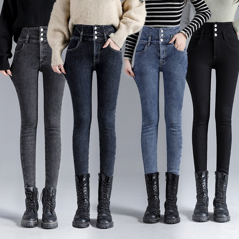 Rekbare dames winterbroek met pluche voering, warm en comfortabel tegen de kou.