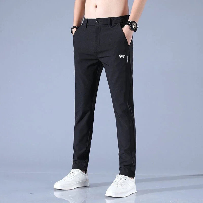 Comfortabele FairwayFlex heren golfbroek, perfect voor lange dagen op de golfbaan en casual gebruik.