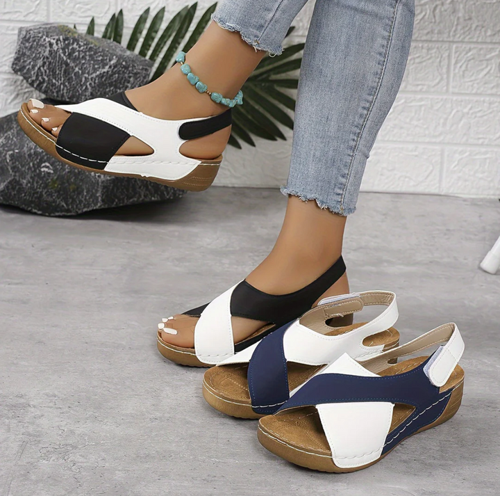 Orthopedische dames sandalen met voetondersteuning, ideaal voor comfortabel wandelen op zomerse dagen.