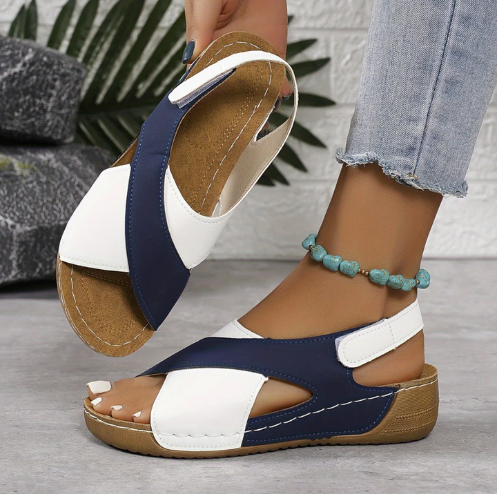 Lichtgewicht ademende wandelsandalen voor dames, perfect voor zomerse outdoor en strand activiteiten.