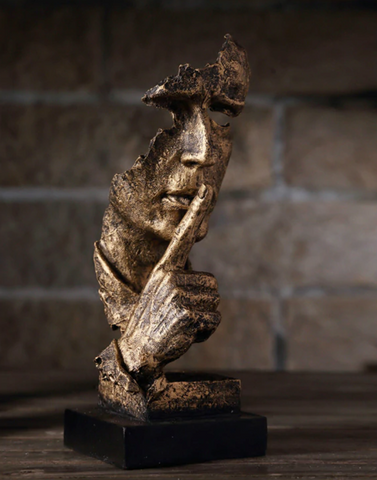 Luxe gouden abstracte sculptuur Soren, een stijlvol kunstwerk dat luxe toevoegt aan uw interieur.