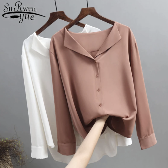 Zachte dames lente/zomerblouse, elegant en comfortabel voor vrouwenmode.
