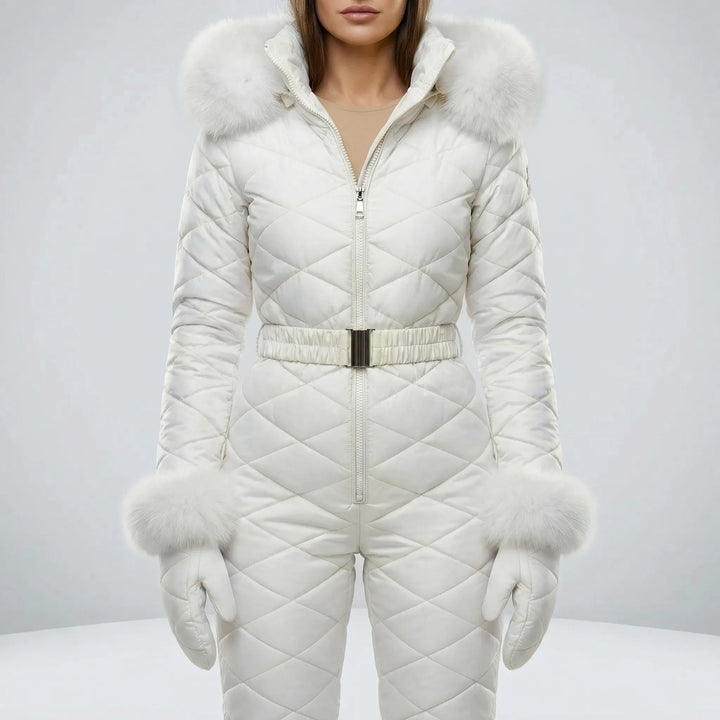 Stijlvol dames slim fit winterpak 'Alice' in zwart; de perfecte warme winteroverall voor vrouwen.