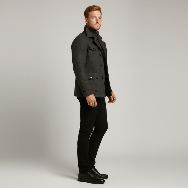 Elegante slim fit herenmantel Ethan, smal gesneden voor een moderne, gestroomlijnde uitstraling.