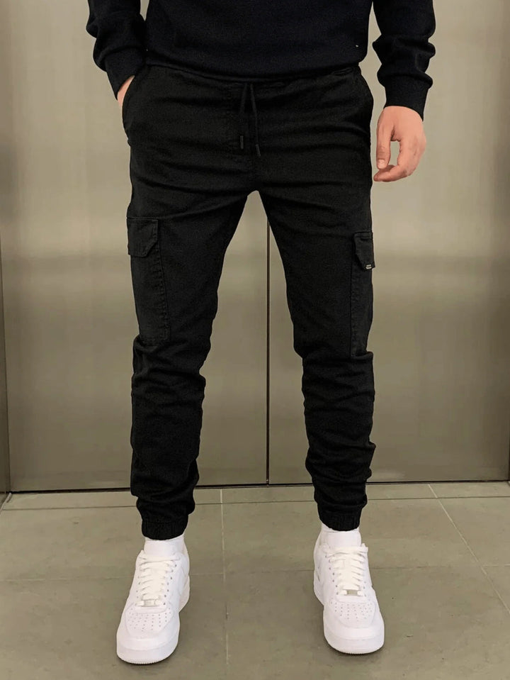 De David heren cargo joggers: een trendy slimfit tapered broek, ideaal voor comfortabele en stijlvolle vrijetijd.