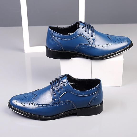 Detail van de verfijnde wingtip brogue op Sebastian herenschoenen; elegante veterschoenen, premium leer.