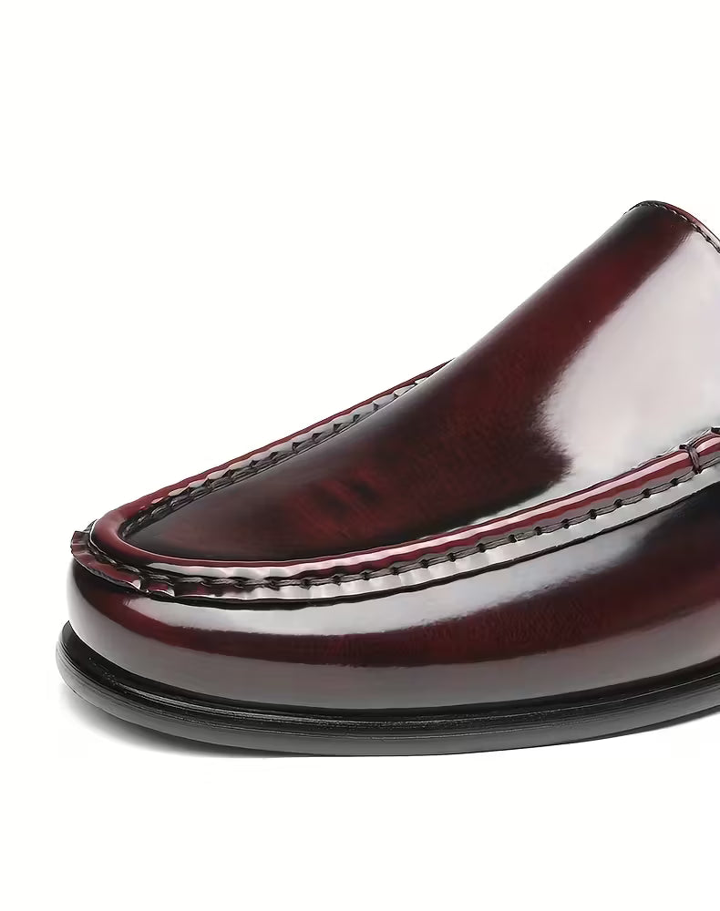Lichtgewicht heren zakelijke schoenen, slip-on, puntige neus, comfortabel en stijlvol.