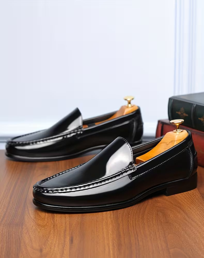 Stijlvolle heren nette schoenen, puntige neus, lichtgewicht slip-on, donkerbruin.