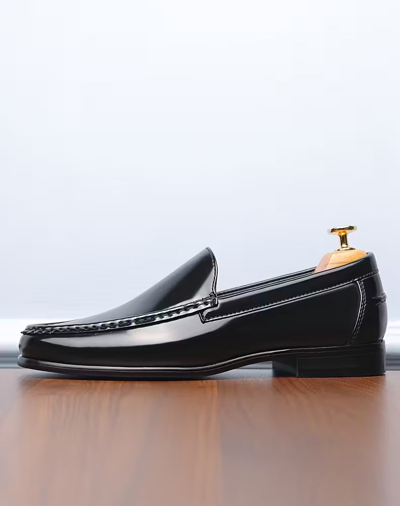 Zakelijke heren schoenen, puntige neus, lichtgewicht, slip-on, comfortabel en stijlvol zwart.