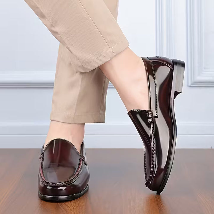 Heren nette schoenen, zwarte slip-ons met puntige neus, lichtgewicht en zeer comfortabel.