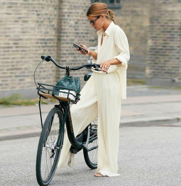 Comfortabel dames Evita ensemble, zachte stof, ideaal voor een relaxte en elegante look voor vrouwen.