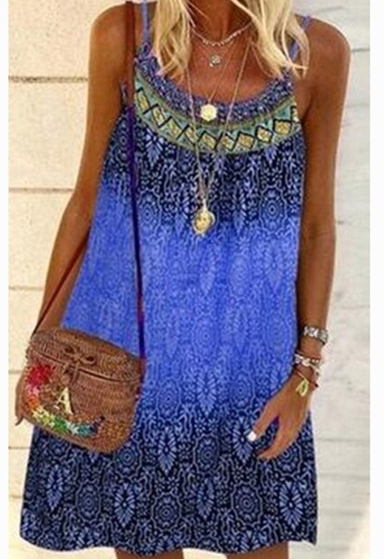 Stijlvolle dames zomerjurk met unieke, levendige print. Comfortabele pasvorm en trendy voor elke zomerse gelegenheid.