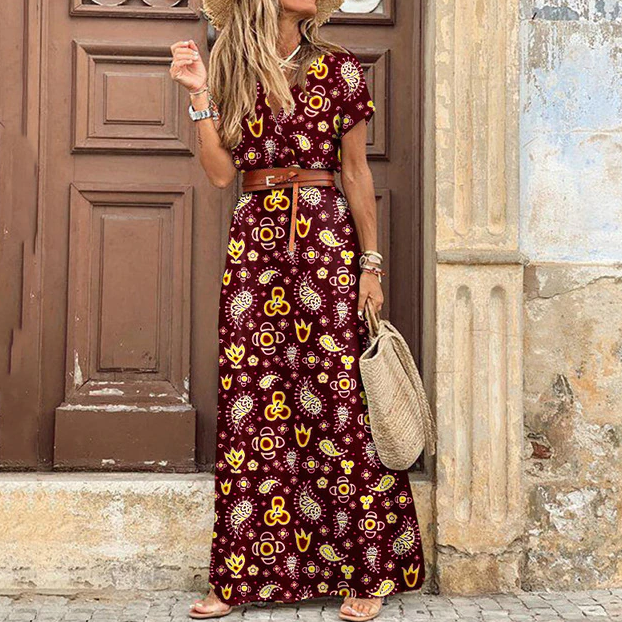 Dames lange jurk met levendige bohemian print, V-hals en korte mouwen, ideale casual zomerjurk.
