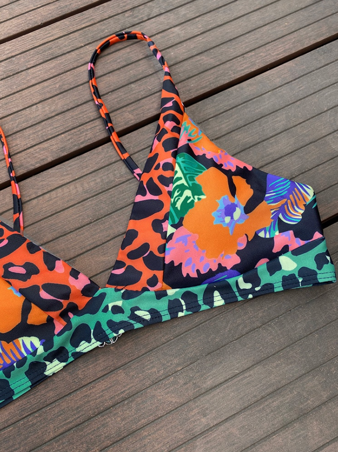 Uitgestalde Dames Bonita boho high-waist bikini, zomerse badkleding met unieke print en trendy design.