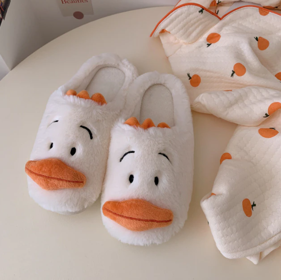Zachte dieren pantoffels voor dames. Warme, fluffy sloffen, antislip en super comfortabel.