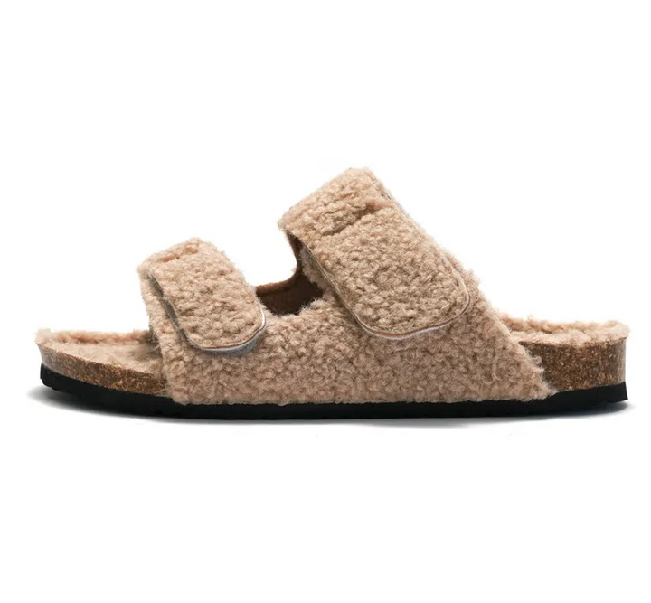 Praktische en comfortabele dames pantoffels, warm en zacht, met ingebouwde voetboogondersteuning voor thuis.