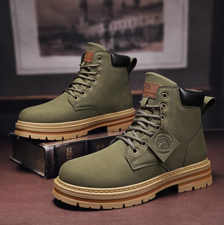 Bruine casual herenboots, robuust en stijlvol, ideaal voor dagelijks gebruik.