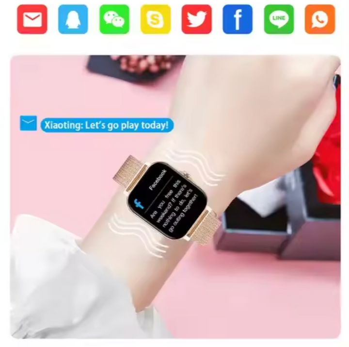 Dames smartwatch aan pols tijdens vergadering; een functioneel slim horloge en stijlvol mode accessoire.