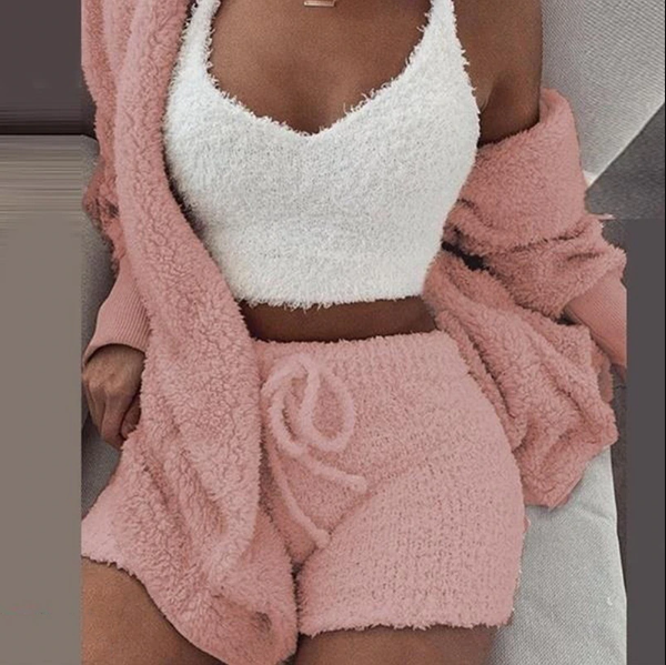 Elegante knusse gebreide dames set, perfecte combinatie van warmte en mode.