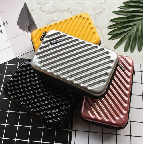 Luxe PVC dames tasje, stijlvol en verstelbaar, perfect als mode accessoire voor de moderne vrouw.