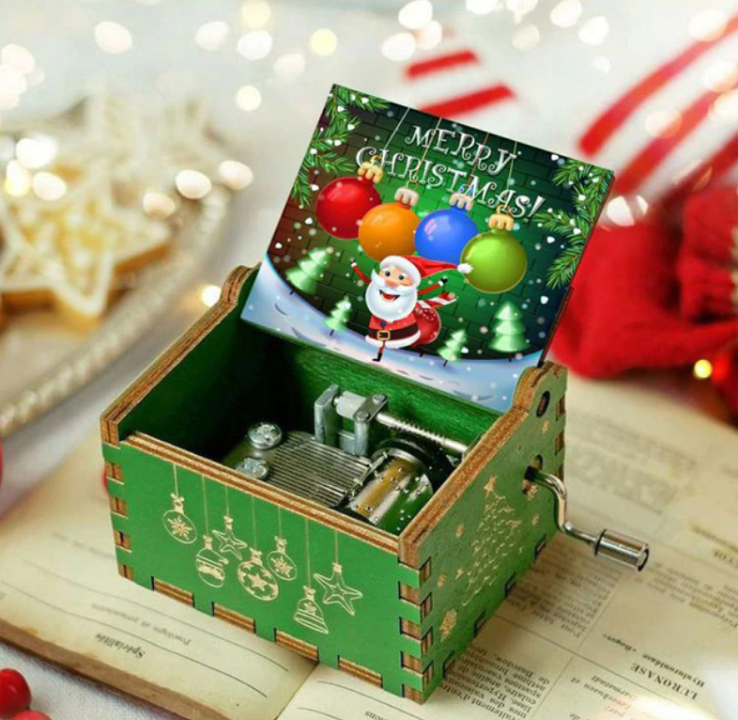 Traditionele houten kerst muziekdoos, een prachtig erfstuk en tijdloos kerstcadeau.