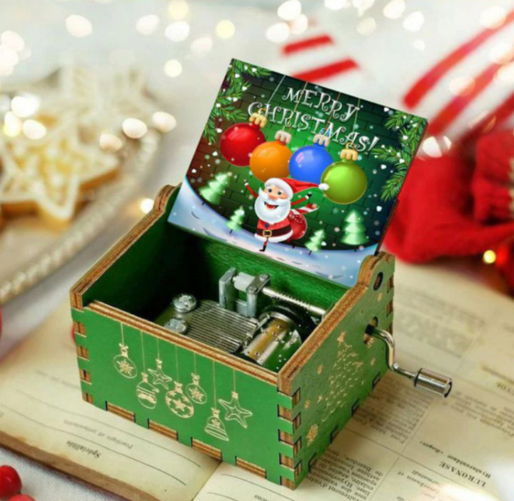 Traditionele houten kerst muziekdoos, een prachtig erfstuk en tijdloos kerstcadeau.