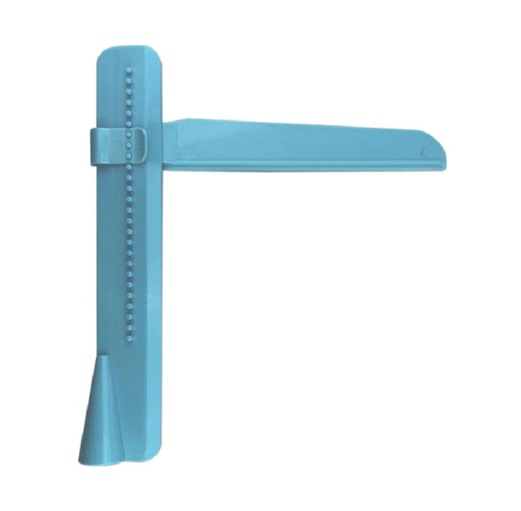 Verstelbare cakescraper voor perfect gladde taarten met glazuur of botercrème. Essentieel bakgereedschap.