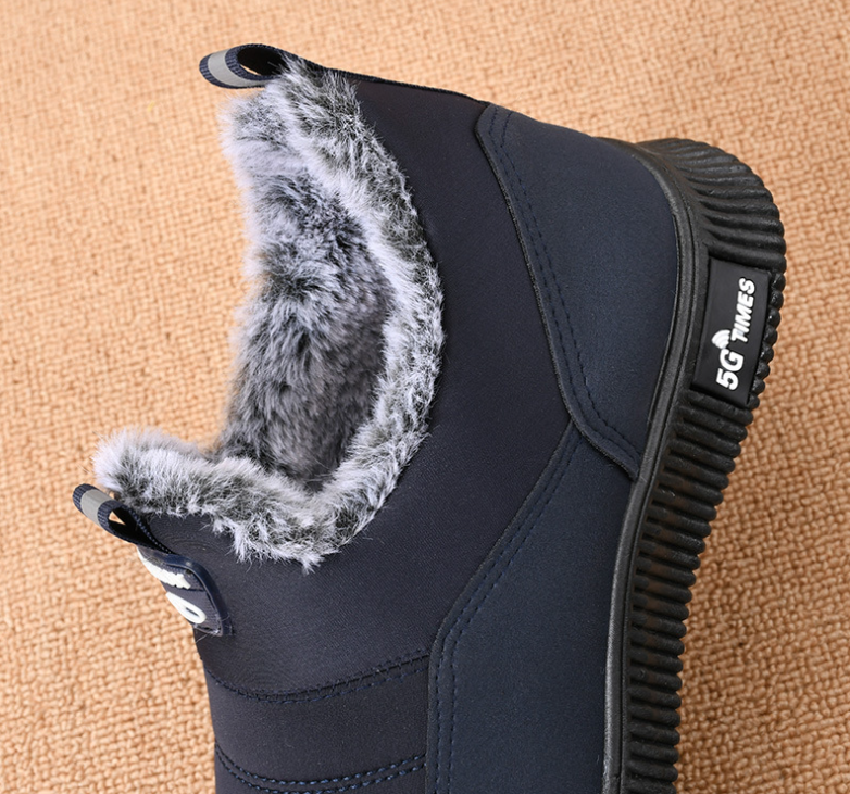 Stevige heren sneeuwlaarzen, waterdicht en antislip, bieden bescherming en warmte tijdens winterwandelingen.