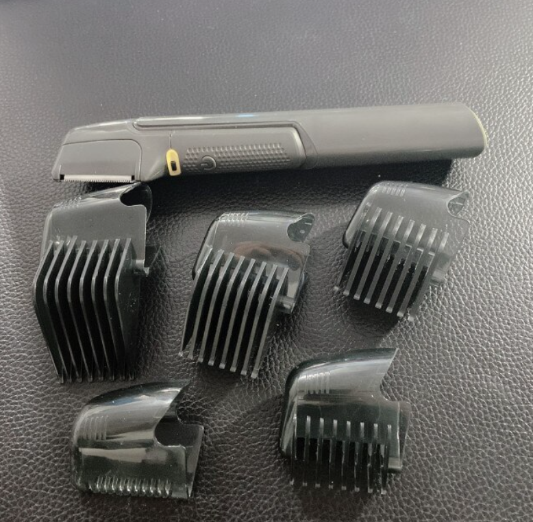 Draadloze multifunctionele baard- en haartrimmer voor mannen; ideaal voor complete gezichts- en haarverzorging.