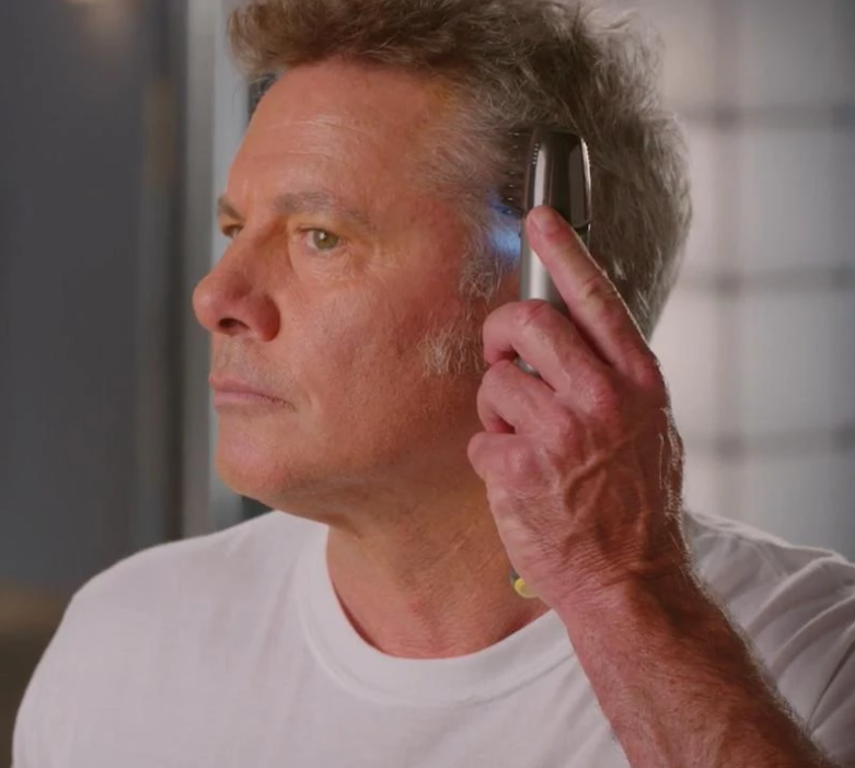 Strakke draadloze baard- en haartrimmer; geavanceerd scheerapparaat voor moderne mannenverzorging.