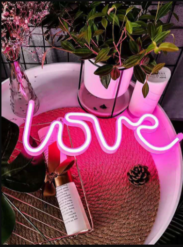 Compact en stijlvol nachtlampje met hartdesign, perfecte romantische accentverlichting.
