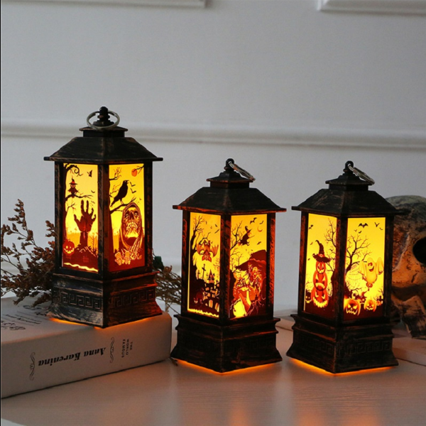 Compacte Halloween pompoen spook lantaarn, makkelijk te plaatsen als decoratie op elke plek.