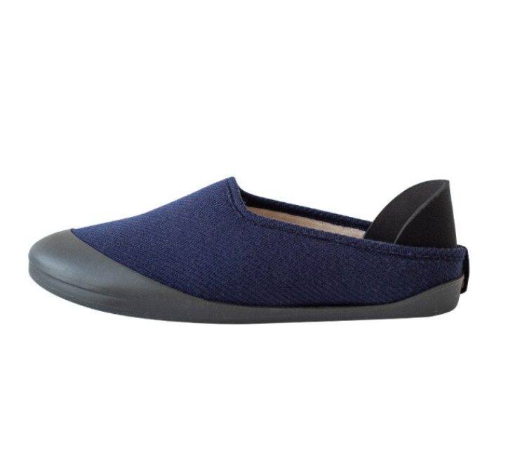 Unisex huisschoenen met uitneembare zool, ideaal voor thuis en onderweg, comfortabel en casual.