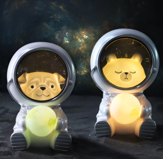 Cadeau-idee: unieke astronaut LED nachtlamp met sfeervolle ruimteverlichting, perfect voor kinderkamer of huisdecoratie.