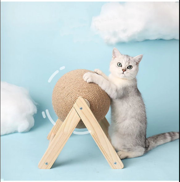 Stijlvolle katten krabbal van hout en sisal in modern interieur, beschermt uw meubels.