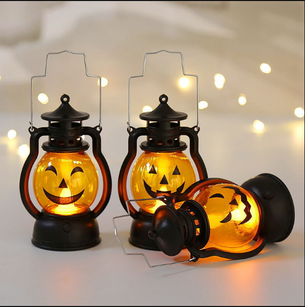 Handgemaakte look pompoen spook lantaarn, voegt authenticiteit toe aan je Halloween decoratie.