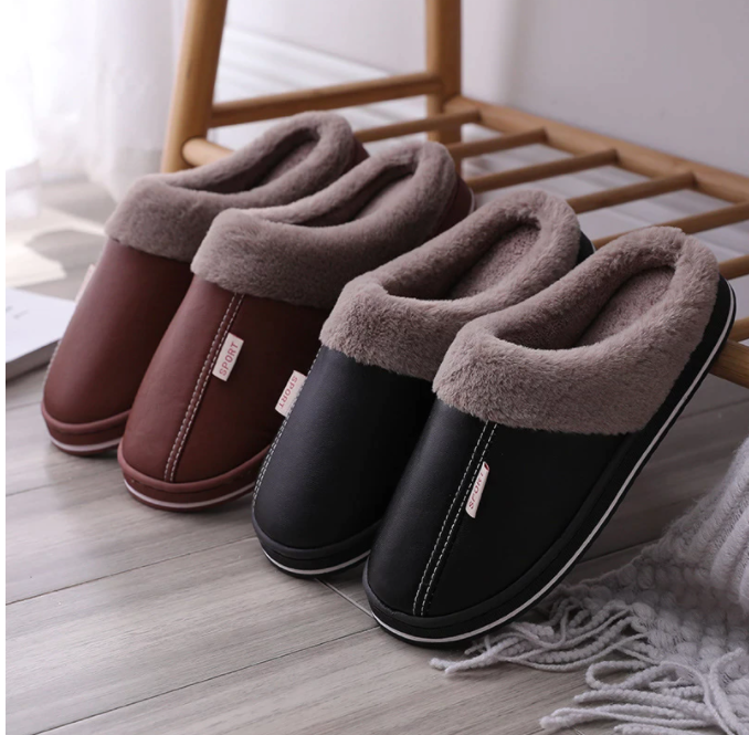 Antislip zool van de unisex slippers biedt veilige grip en ergonomische ondersteuning voor binnen en buiten.