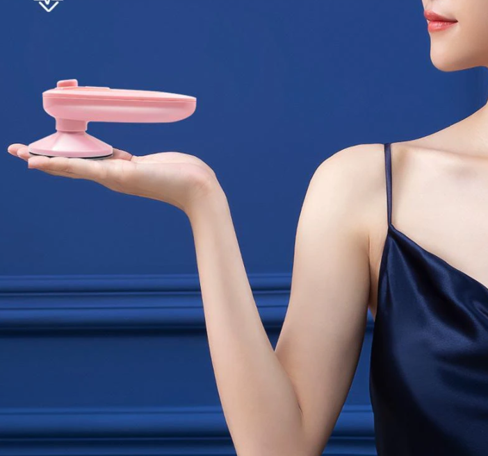 Draagbaar stoomstrijkijzer voor kreukvrije kleding, zowel thuis als op reis. Voor snelle en gemakkelijke strijkresultaten.