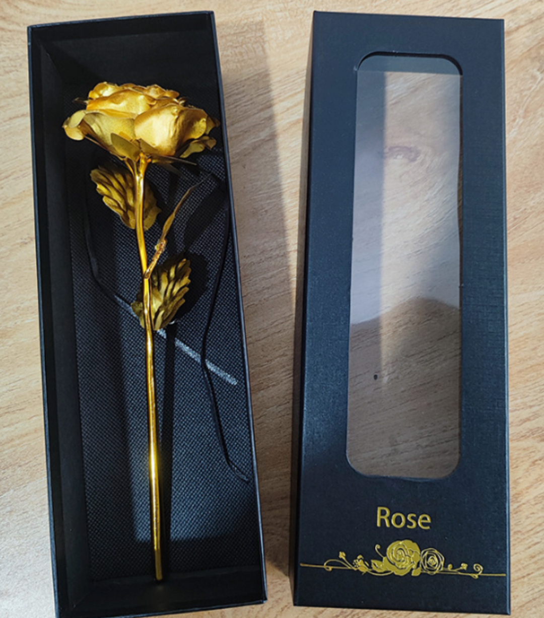 Luxe eeuwige roos als romantisch symbool van liefde en waardering, perfect jubileum of speciaal geschenk decoratie.
