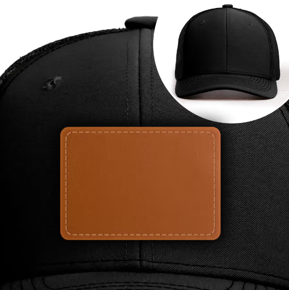 Gedetailleerde lijntekening op leren patch siert deze gepersonaliseerde heren pet. Een uniek en comfortabel accessoire.