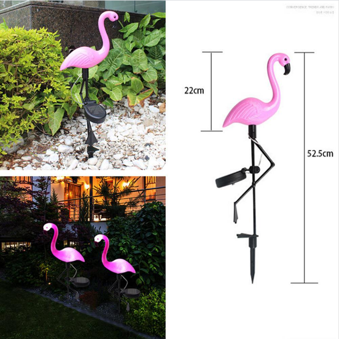 Decoratieve roze flamingo tuinlamp met heldere LED verlichting, perfect sfeerlicht voor elke tuin.