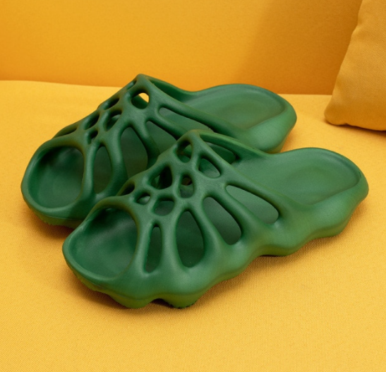 Dames uitgesneden plateau slippers, modern design, comfortabel voor thuis, strand of bad.