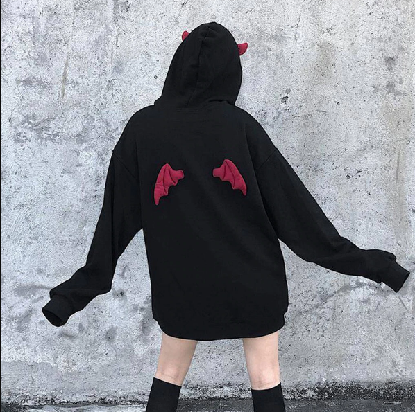 Unisex duivel hoodie. Zachte sweater met hoorns & vleugels. Ideaal voor casual, speelse looks in herfst/winter.