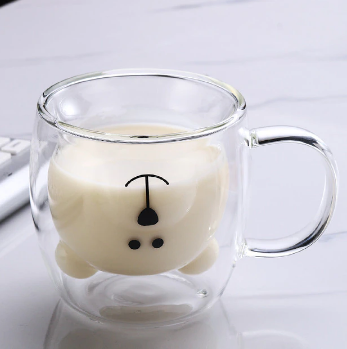 Stijlvolle dubbelwandige glazen mok, ideaal voor koffie. Hittebestendig borosilicaatglas, modern keukenaccessoire.