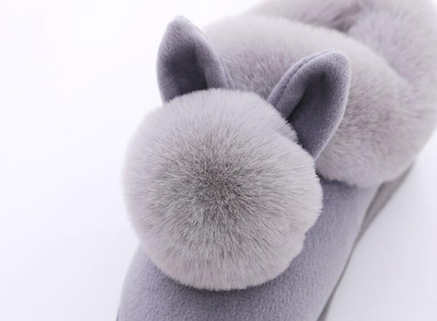 Warme konijn slippers, ultiem comfort voor je voeten. Zachte unisex pantoffels, ideaal als binnen schoenen.