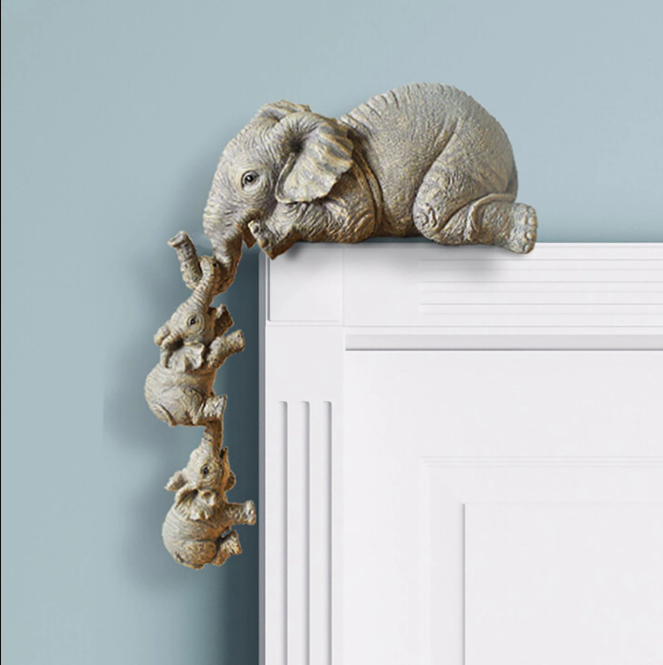 Mooie olifant decoratie set van 3 beeldjes voor een warm interieur. Gemaakt van hars, symbool van liefde.