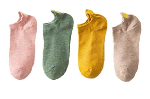 Warme dames sokken met hartjes, perfect voor koude dagen. Comfortabel en modieus accessoire.