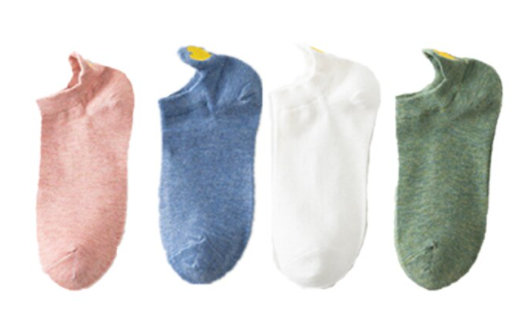 Dames hartjes sokken: zachte, warme comfortsokken met schattig rood hartjespatroon. Ideaal voor de winter.